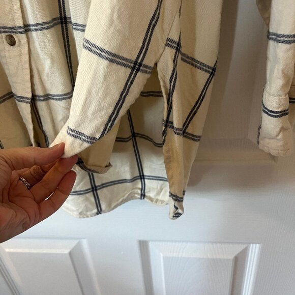 Universal Thread Goods Co., Womens Plaid Flannel Button-Down, Navy and White, Ex - Picture 3 of 5